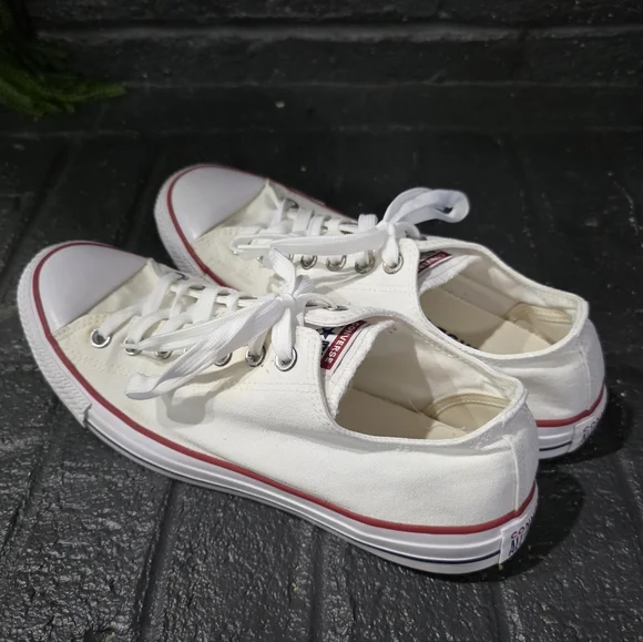 Converse Cuck Taylor All Star Low Top Sneaker, Men's Size 10, Women's Size 12 - Picture 2 of 10